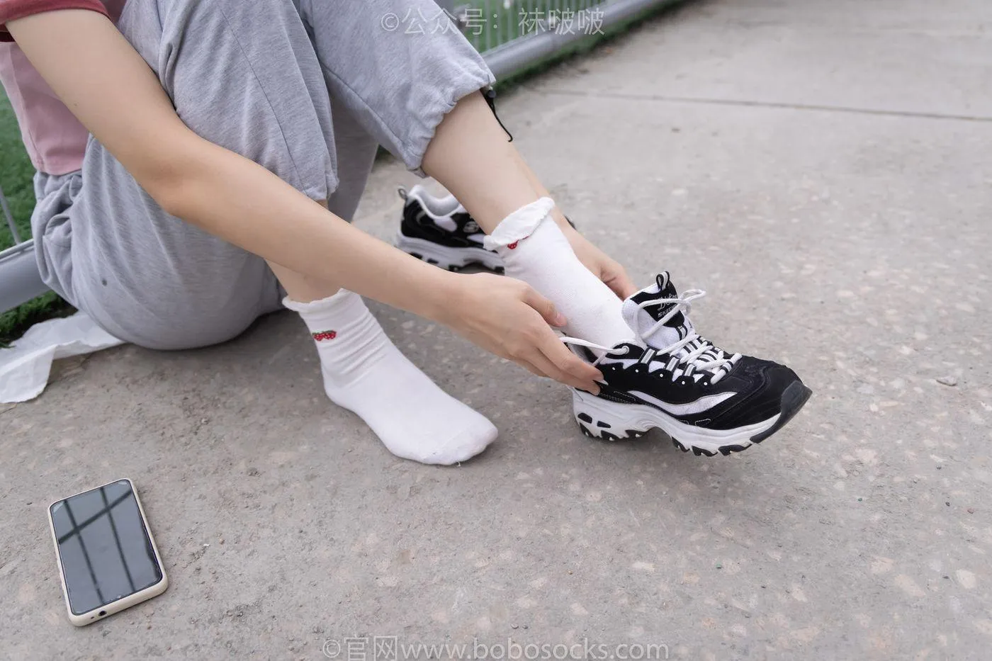 [BoBoSocks袜啵啵]NO.016 熊熊-斯凯奇运动鞋、棉袜（踩脏）、裸足 [147P]插图5